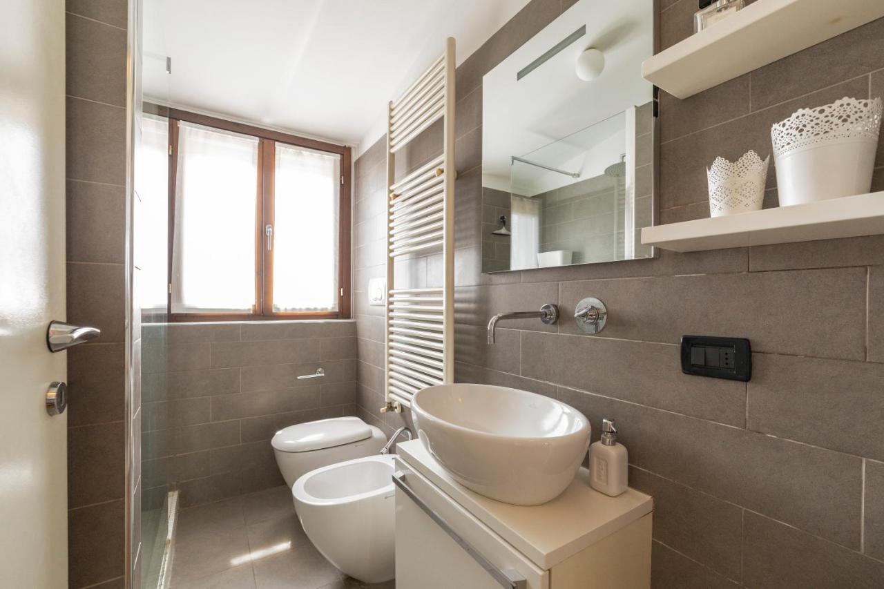 Porta Genova Balcony Apartment Milano Exteriör bild