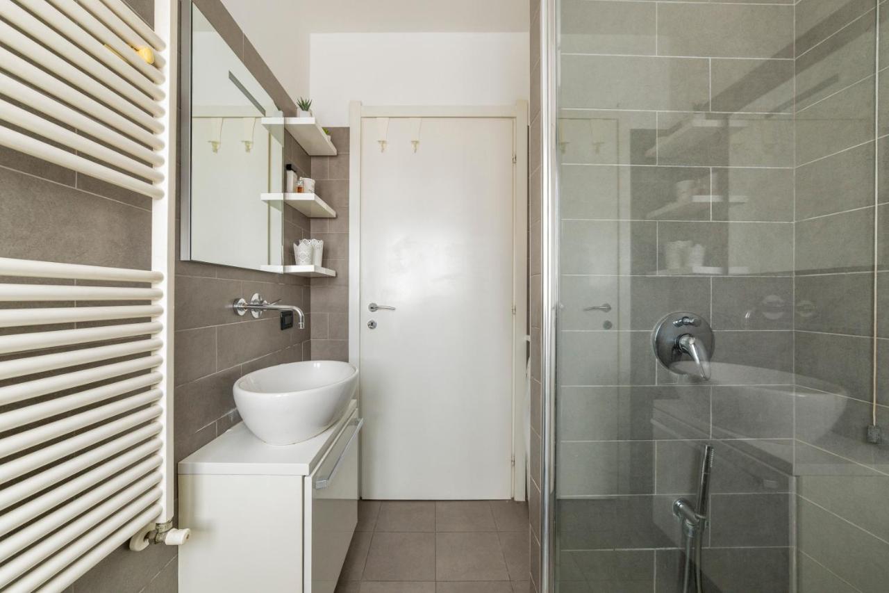 Porta Genova Balcony Apartment Milano Exteriör bild