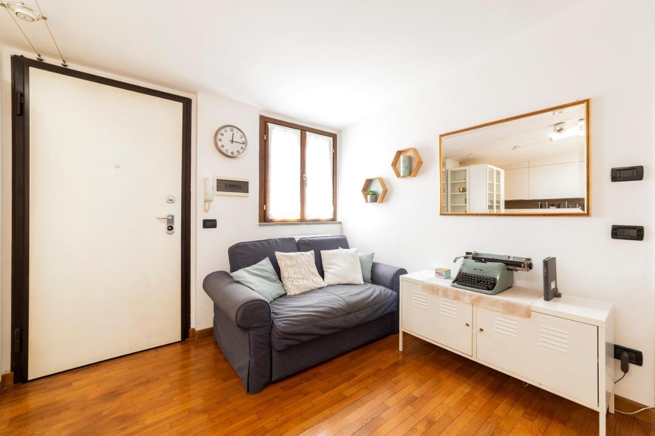 Porta Genova Balcony Apartment Milano Exteriör bild